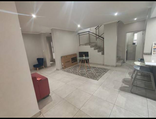 4 BEDROOM HOUSE FOR SALE IN THATCHFIELD